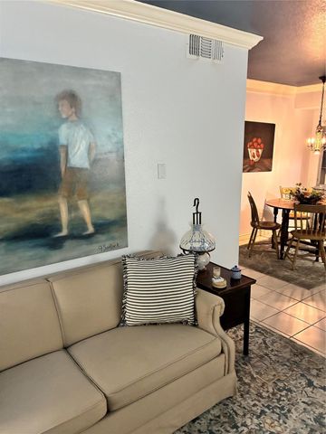 4633 Wild Indigo Street 534, Houston, TX 77027