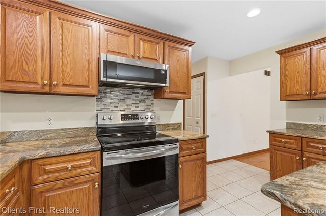 54845 Petunia Drive, Macomb, MI 48042
