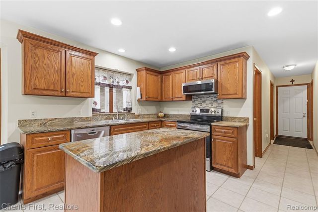 54845 Petunia Drive, Macomb, MI 48042