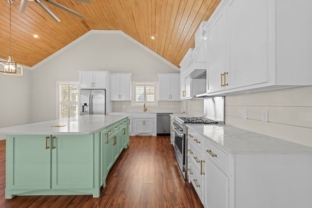 135 Serenity Lane, St Simons Island, GA 31522