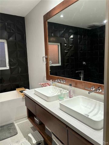 707 W Mile 14 N Road, Weslaco, TX 78599