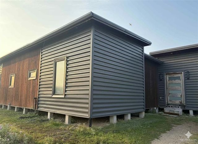 707 W Mile 14 N Road, Weslaco, TX 78599