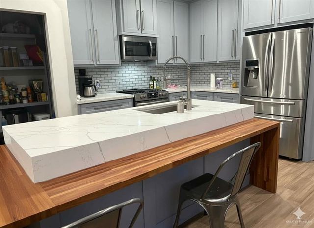 707 W Mile 14 N Road, Weslaco, TX 78599