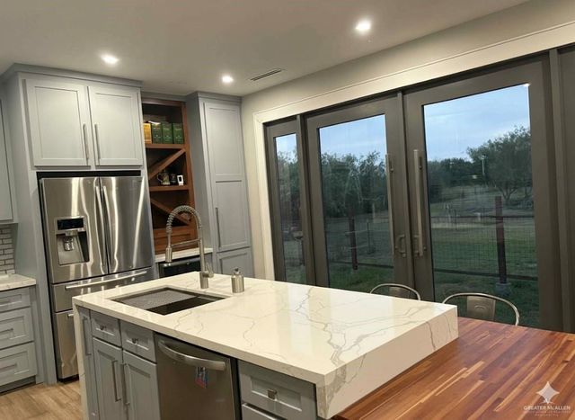 707 W Mile 14 N Road, Weslaco, TX 78599