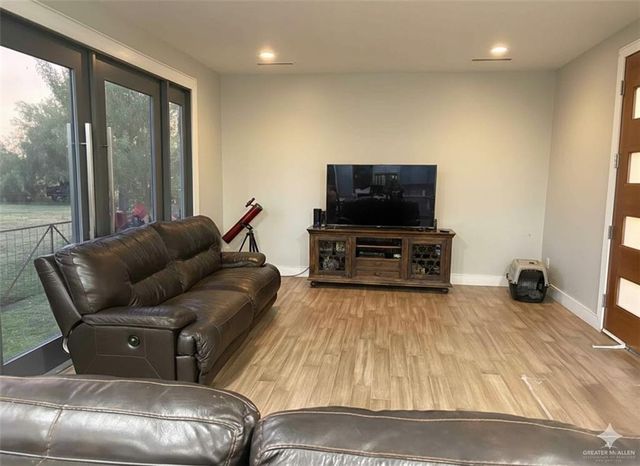 707 W Mile 14 N Road, Weslaco, TX 78599