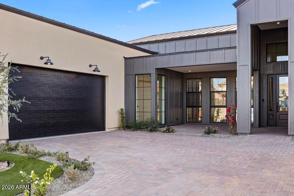 8425 S 10TH Lane 1, Phoenix, AZ 85041 — photo 3