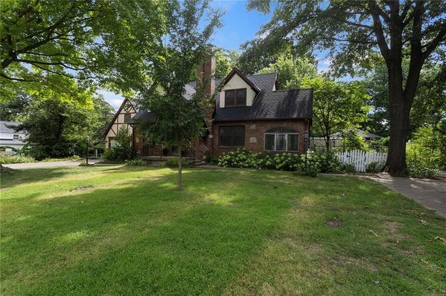 8117 Craig Street, Overland Park, KS 66204