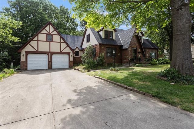 8117 Craig Street, Overland Park, KS 66204