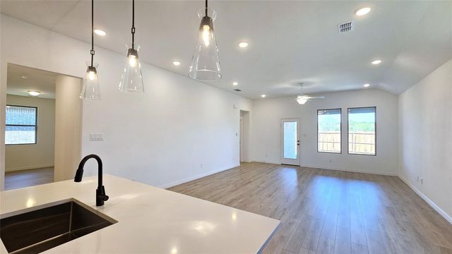 702 Roanoke Drive, Princeton, TX 75407