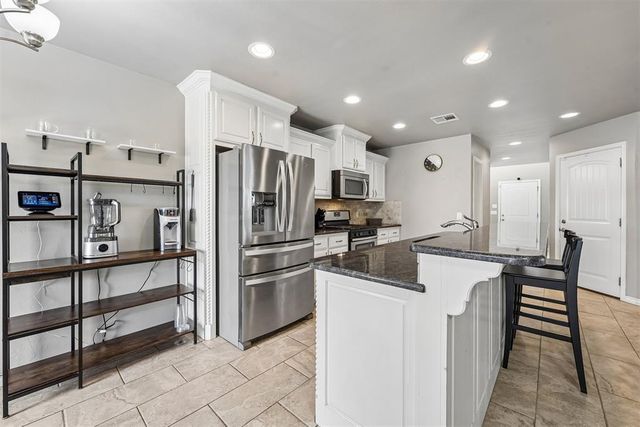 1603 SW 20th Street, Moore, OK 73170