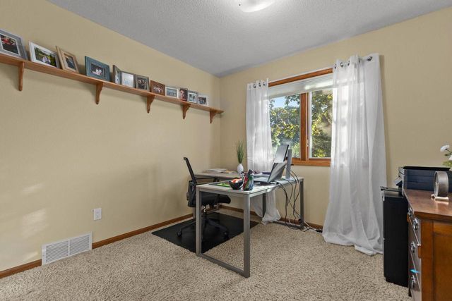 1270 SNOWDON DRIVE, Oshkosh, WI 54904