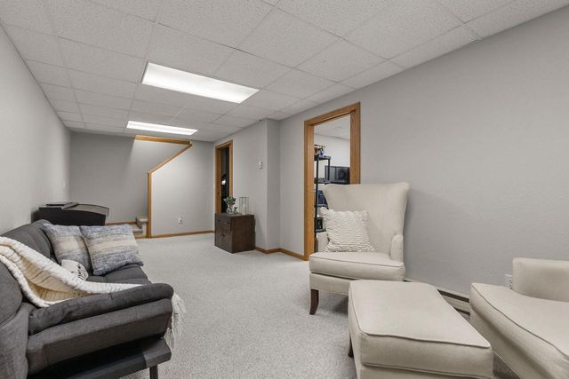 1270 SNOWDON DRIVE, Oshkosh, WI 54904