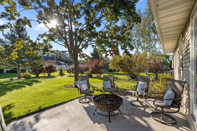 1270 SNOWDON DRIVE, Oshkosh, WI 54904