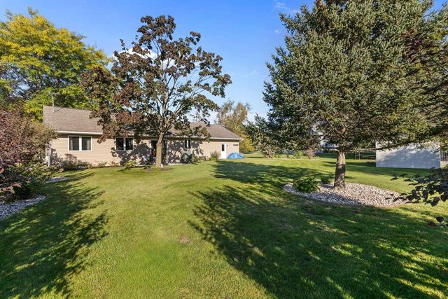 1270 SNOWDON DRIVE, Oshkosh, WI 54904