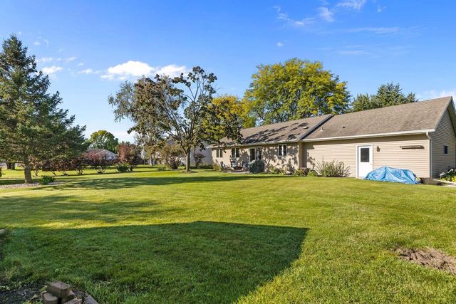 1270 SNOWDON DRIVE, Oshkosh, WI 54904