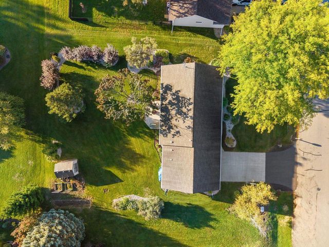 1270 SNOWDON DRIVE, Oshkosh, WI 54904