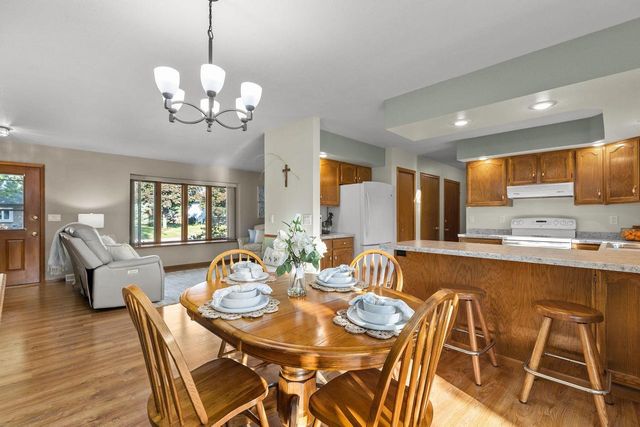 1270 SNOWDON DRIVE, Oshkosh, WI 54904