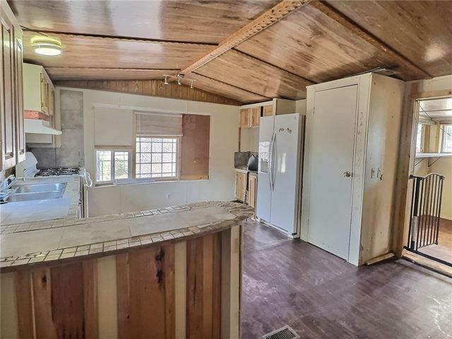 3239 E McVicar Avenue, Kingman, AZ 86409