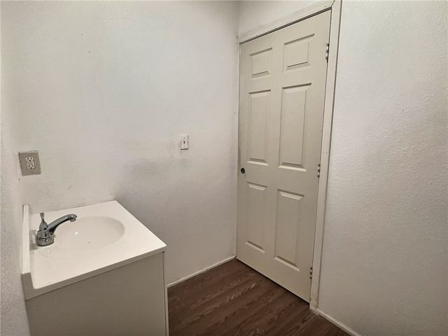 3239 E McVicar Avenue, Kingman, AZ 86409