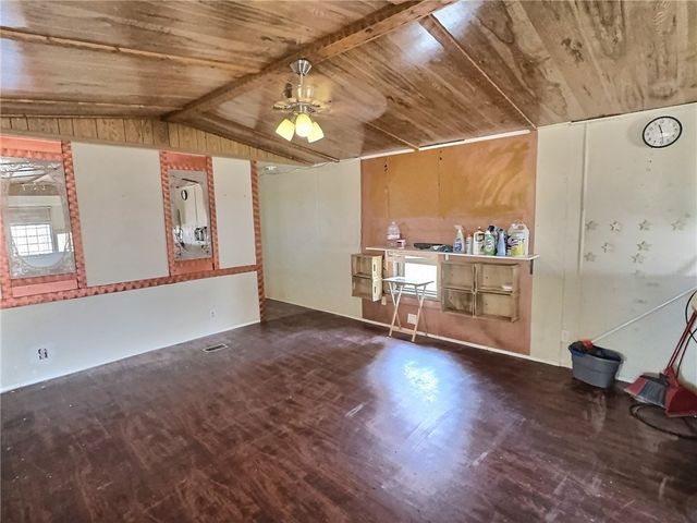 3239 E McVicar Avenue, Kingman, AZ 86409
