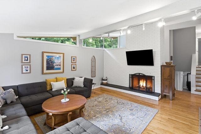 222 Brewer St, Northborough, MA 01532