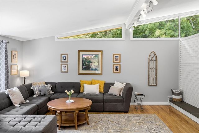 222 Brewer St, Northborough, MA 01532