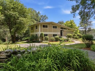 222 Brewer St, Northborough, MA 01532