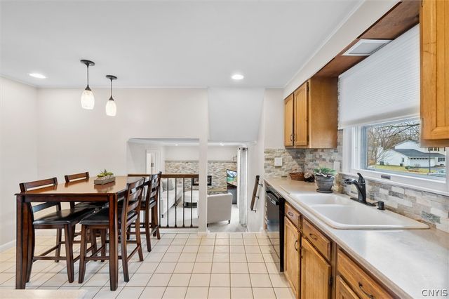 4986 Surrey Lane, Clay, NY 13088