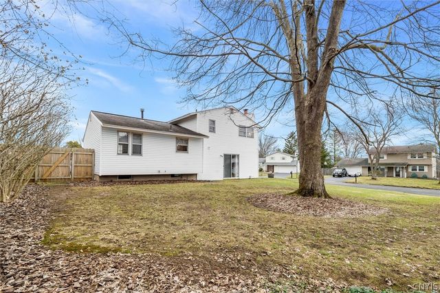 4986 Surrey Lane, Clay, NY 13088