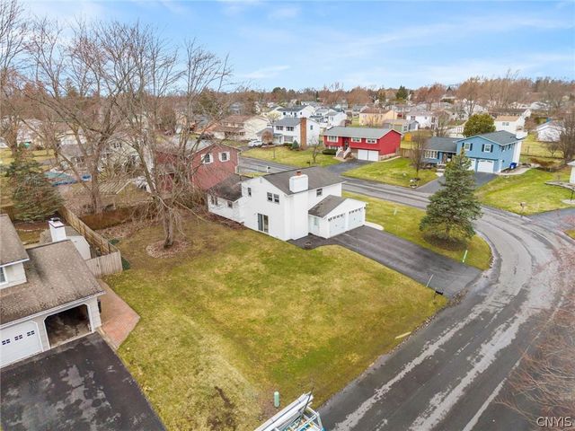 4986 Surrey Lane, Clay, NY 13088