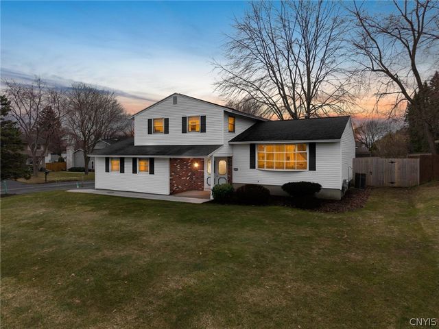 4986 Surrey Lane, Clay, NY 13088