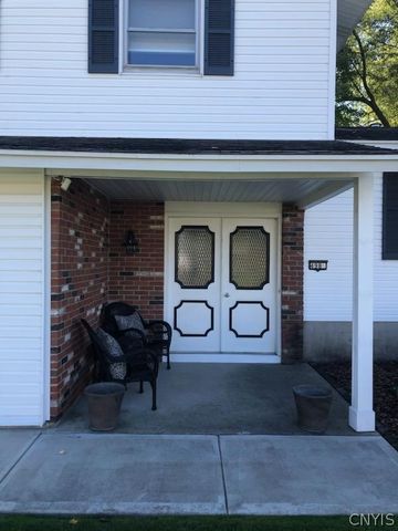4986 Surrey Lane, Clay, NY 13088