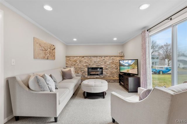 4986 Surrey Lane, Clay, NY 13088