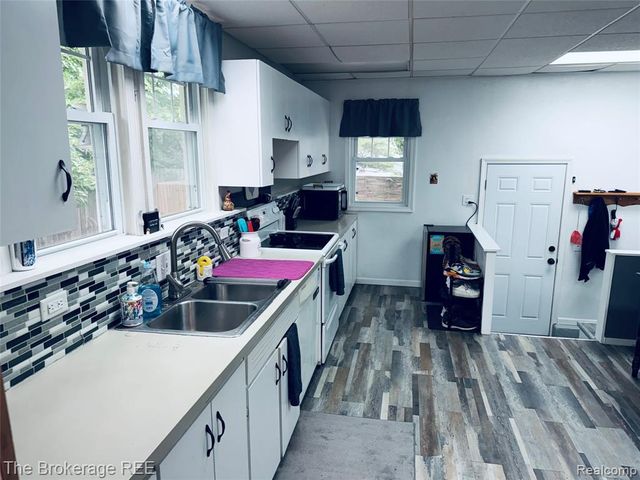 827 E Main Street, Flushing, MI 48433