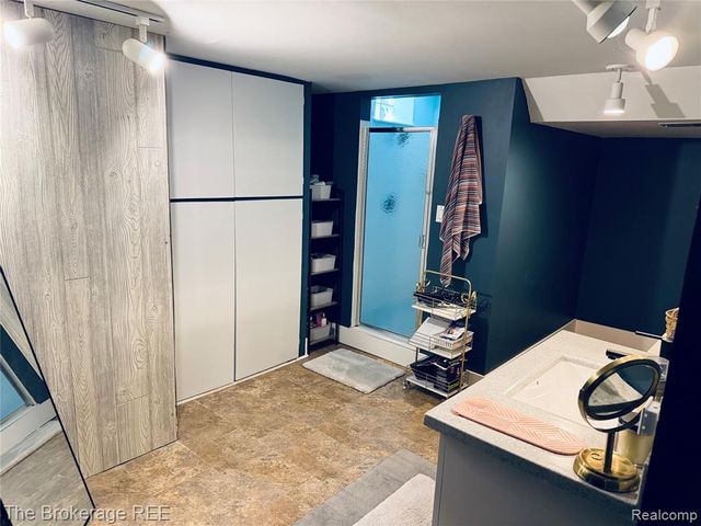 827 E Main Street, Flushing, MI 48433