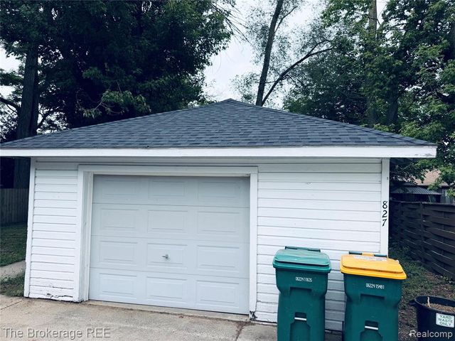 827 E Main Street, Flushing, MI 48433