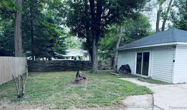 827 E Main Street, Flushing, MI 48433