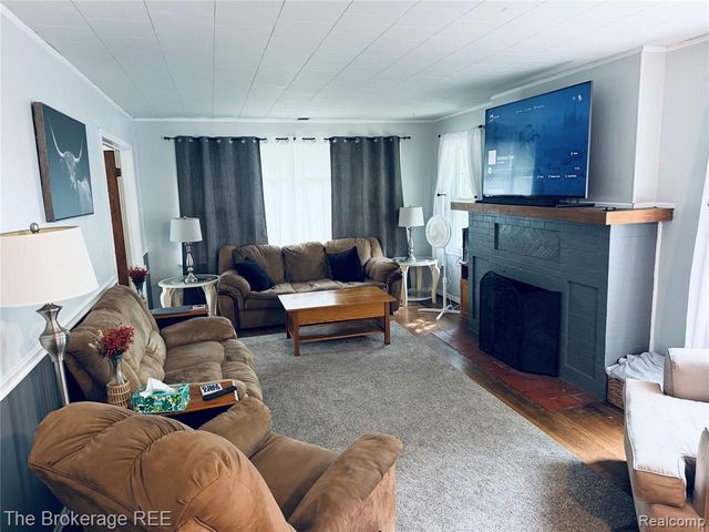 827 E Main Street, Flushing, MI 48433