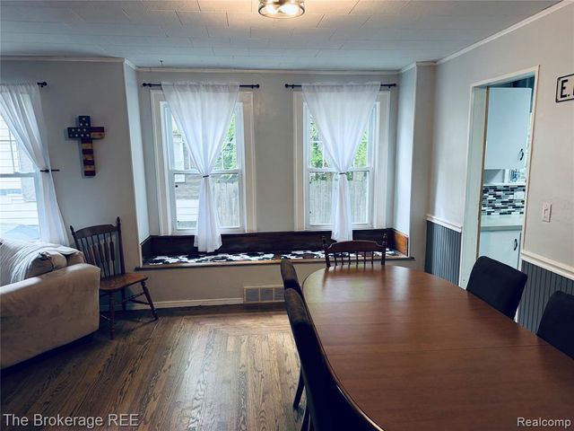 827 E Main Street, Flushing, MI 48433