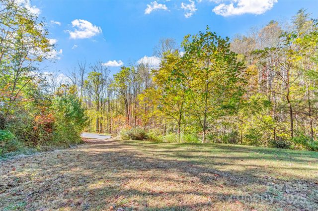 96 Thompson Road, Spruce Pine, NC 28777