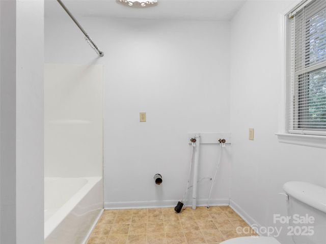 96 Thompson Road, Spruce Pine, NC 28777