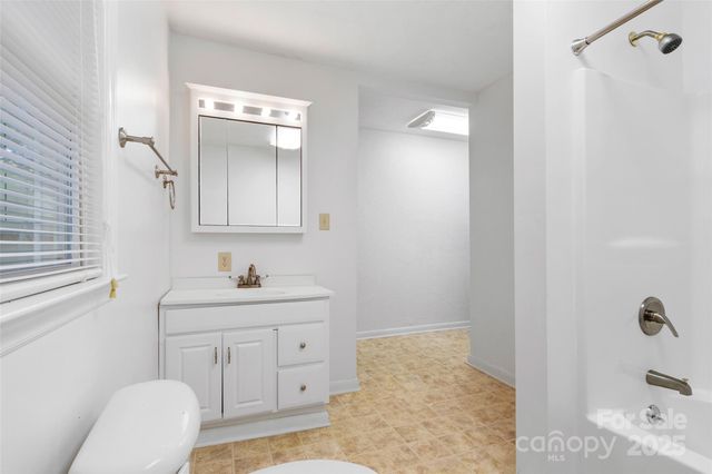 96 Thompson Road, Spruce Pine, NC 28777