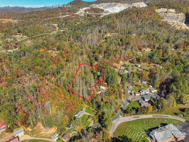 96 Thompson Road, Spruce Pine, NC 28777