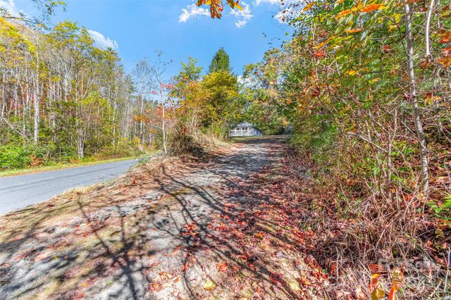 96 Thompson Road, Spruce Pine, NC 28777