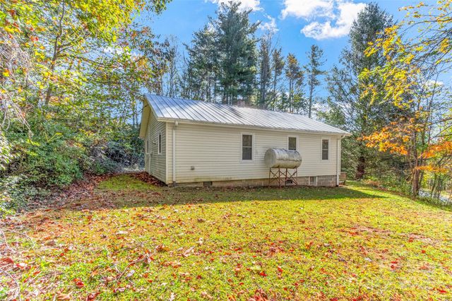 96 Thompson Road, Spruce Pine, NC 28777