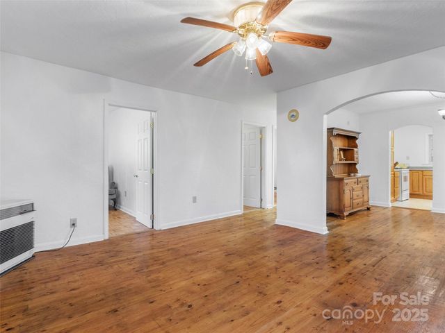 96 Thompson Road, Spruce Pine, NC 28777