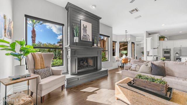 2731 E Capricorn Place, Chandler, AZ 85249