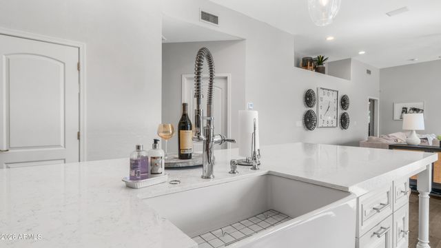 2731 E Capricorn Place, Chandler, AZ 85249