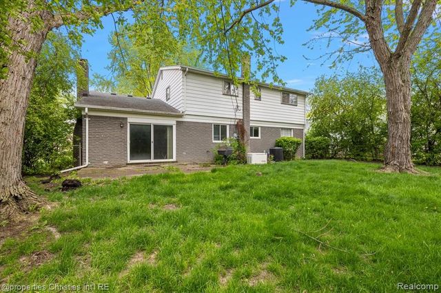 21889 Potomac Street, Southfield, MI 48076