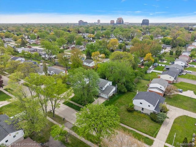 21889 Potomac Street, Southfield, MI 48076